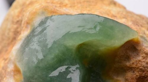 什么是翡翠原石糯种？